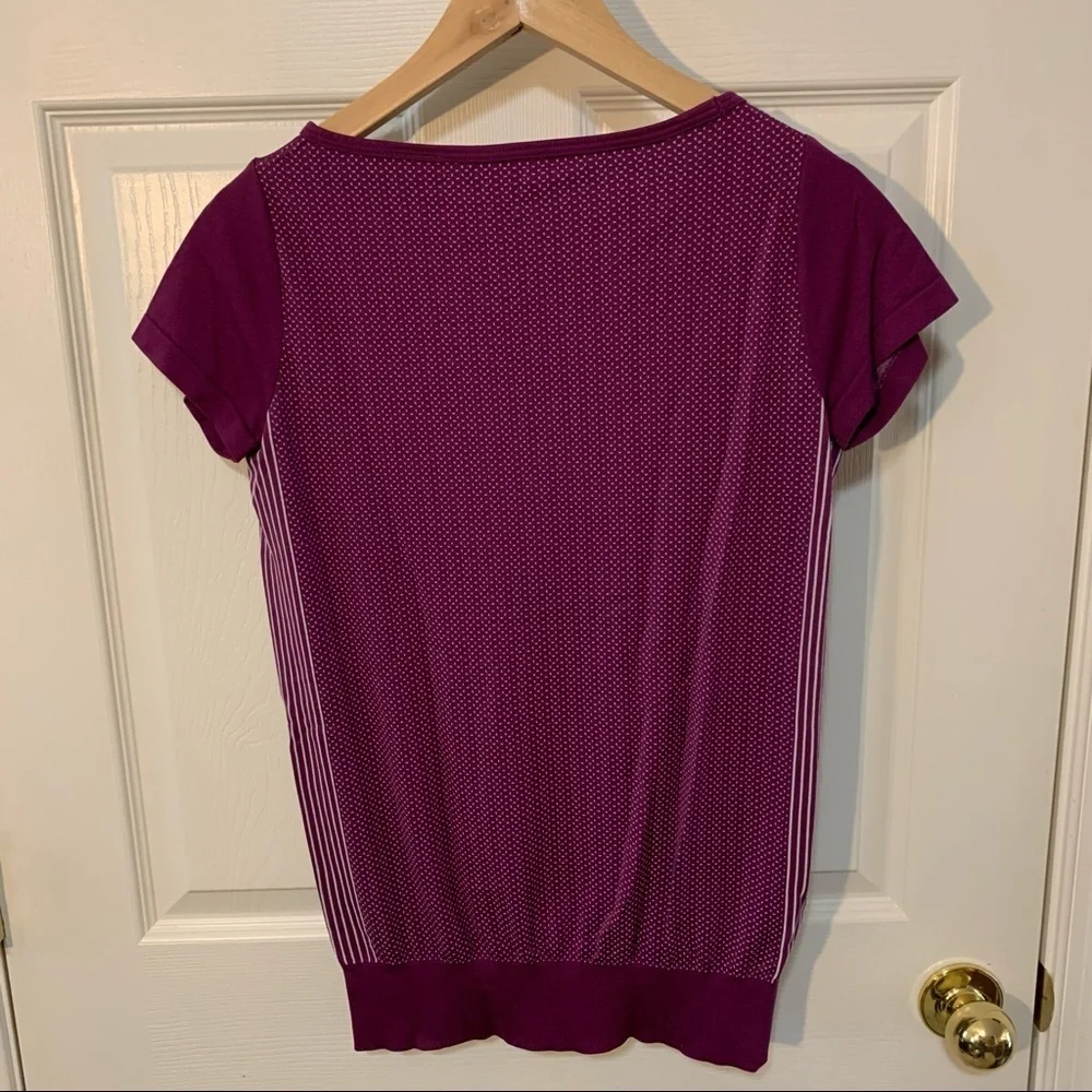 EUC Nike Everyday Leisure Dri-fit Banded Bottom Shirt